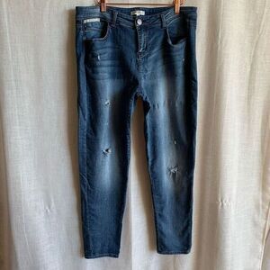 Love Fire Jeans Women's Size 13 Blue Distressed Straight Leg Quilt Pocket Denim
